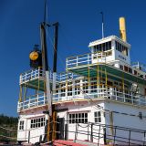 In der Goldgräber Stadt Dawson City liegt der 40m lange Raddampfer SS Keno, welcher bis 1960 Fährdienste über den Yukon leistete.
