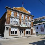 Ein stilechtes Theater darf natürlich nicht fehlen. 
