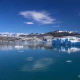 Wenn man diesen Riesenbrocken im Meer treiben sieht, kann man sich leicht vorstellen, was für Eismassen wohl unter Wasser noch da sein müssen.
