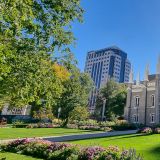 Der "Temple Square", das Zentrum der Stadt, gefällt uns mit seinem üppigen Garten richtig gut. 
