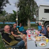 Freudiges Wiedersehen mit unseren lieben Reisefreunden Marita und Jan (zurzeit mit Jan's Nichte Giulia unterwegs). Dazu gesellen sich noch die Beiden sympathischen Schweizer Myriam und Martin. 
