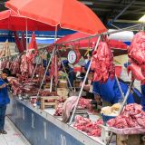 Fleisch auf dem Markt einkaufen ist dann doch eher einwenig gewöhnungsbedürftig. 
