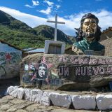 Eine "Che Guevara" Statue trohnt am kleinen Dorfplatz im Dörfchen La Higuera. 
