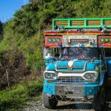 Abseits der Touristen-Pfade fährt auch der Chicken-Bus und verbindet so die Weiler der Cordillera Central mit der Aussenwelt.
