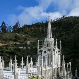 Die Kirche "Santuario de Nuestra Señora del Rosario de Las Lajas" wurde im neugotischem Stil errichtet.
