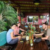 Eine tolle Bar mit hervorragendem Essen gibt es beim Captain Jack in Portobelo. 
