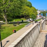 Das vor fast 200 Jahren erbaute Schleusensystem des Rideau-Canals ist Teil einer 202 km langen Wasserstrasse und verbindet Ottawa mit dem Ontario See. 2007 wurde es zum Unesco Kulturerbe erklärt.
