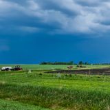 Im Bundesstaat "Manitoba" wechselt die Szenerie unmittelbar. Es wird flach und unedlich weit. Ebenso gewaltig sind die Gewitter, die nur für kurze Zeit etwas Abkühlung schaffen. 
