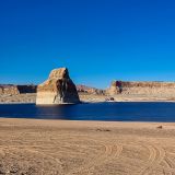 Eine kurze Verschnaufpause legen wir beim "Lake Powell" in der "Glen Canyon N.R.A" ein. 
