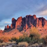 Bei den "Superstition Mountains" im "Lost Dutchman State Park" …
