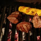 Szenenwechsel: Unser erstes selber gegrilltes Lomo Gaucho nach Patagonischer Art.
