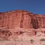 Das Rot des Gebirges leuchtet fast wie der Uluru in Australien
