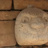 Die Steinköpfe an der Aussenmauer der Ruine gehören zum Hauptmerkmal von Chavin de Huantar
