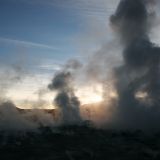 Sonnenaufgang beim Geysir "Sol de Mañana" auf 4960m
