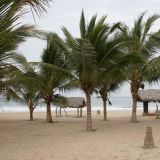 Strand beim kleinen Dorf Puerto Lopez
